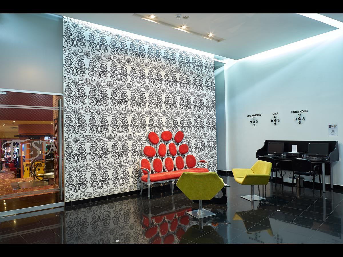Thunderbird Hotel Fiesta & Casino Лима Екстериор снимка