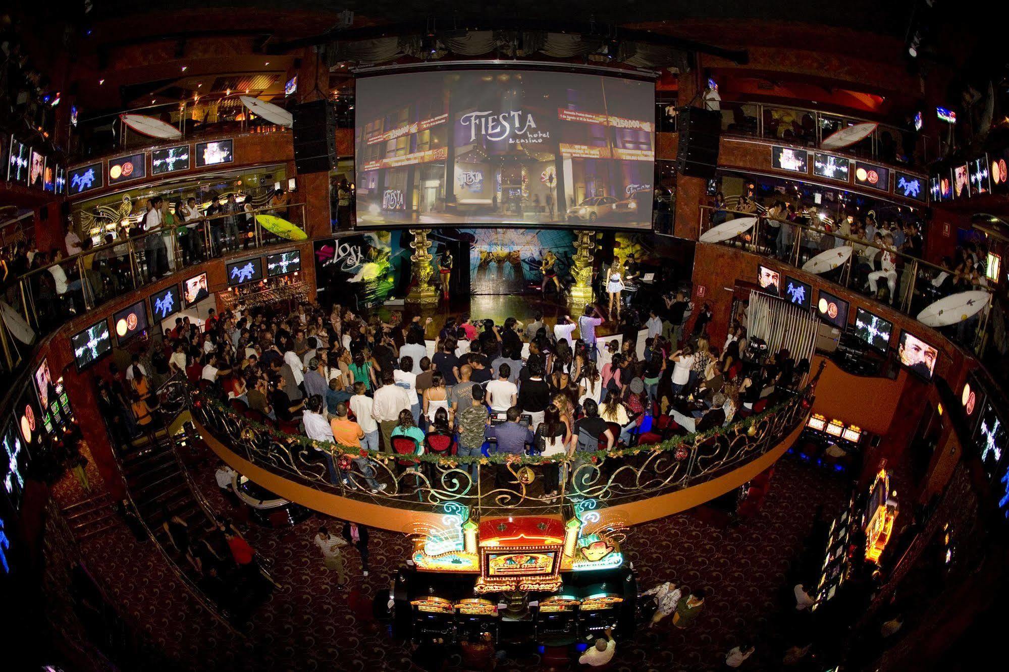 Thunderbird Hotel Fiesta & Casino Лима Екстериор снимка