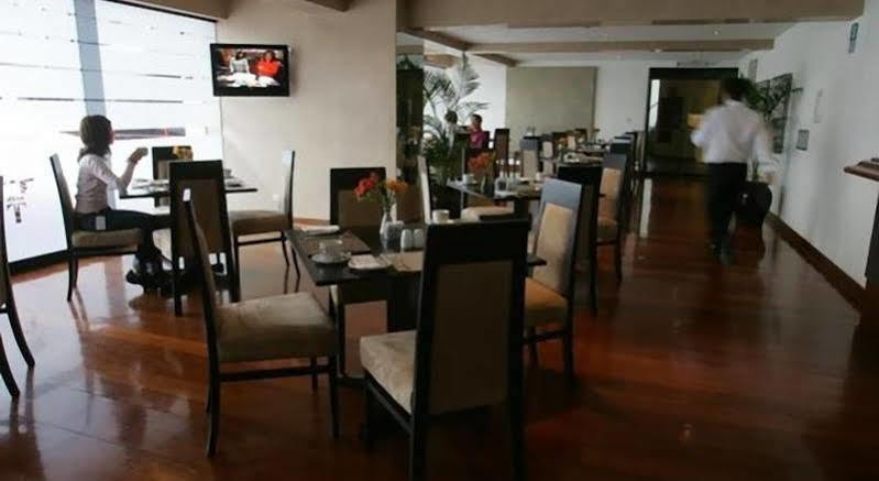 Thunderbird Hotel Fiesta & Casino Лима Екстериор снимка